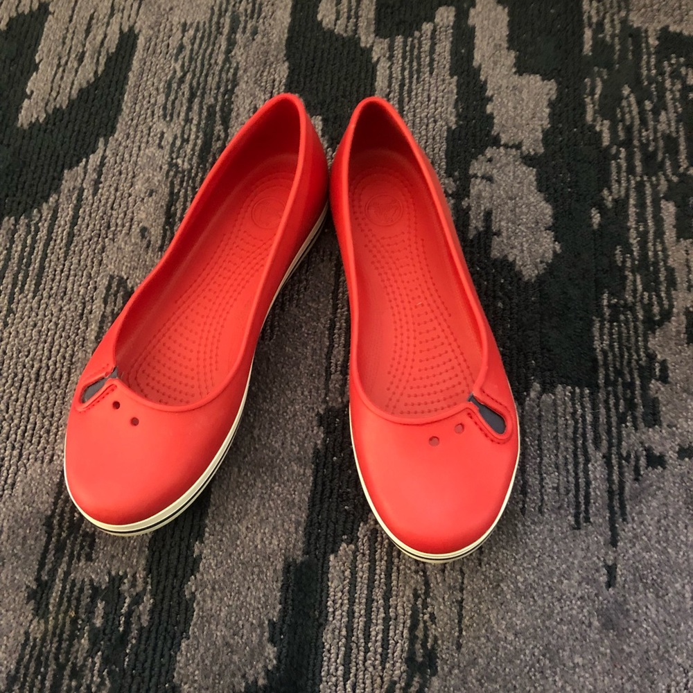 Women’s Crocs flats